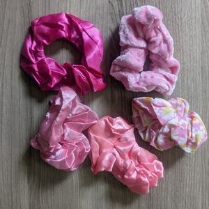 Pink scrunchie set!